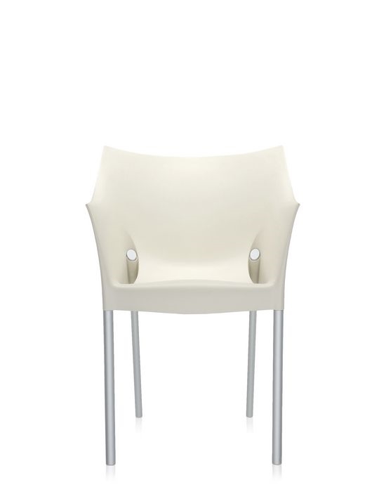 Dr. No stol designet af Philippe Starck for Kartell - Køb stolen online hos os eller den vores fysiske butik i Vejle